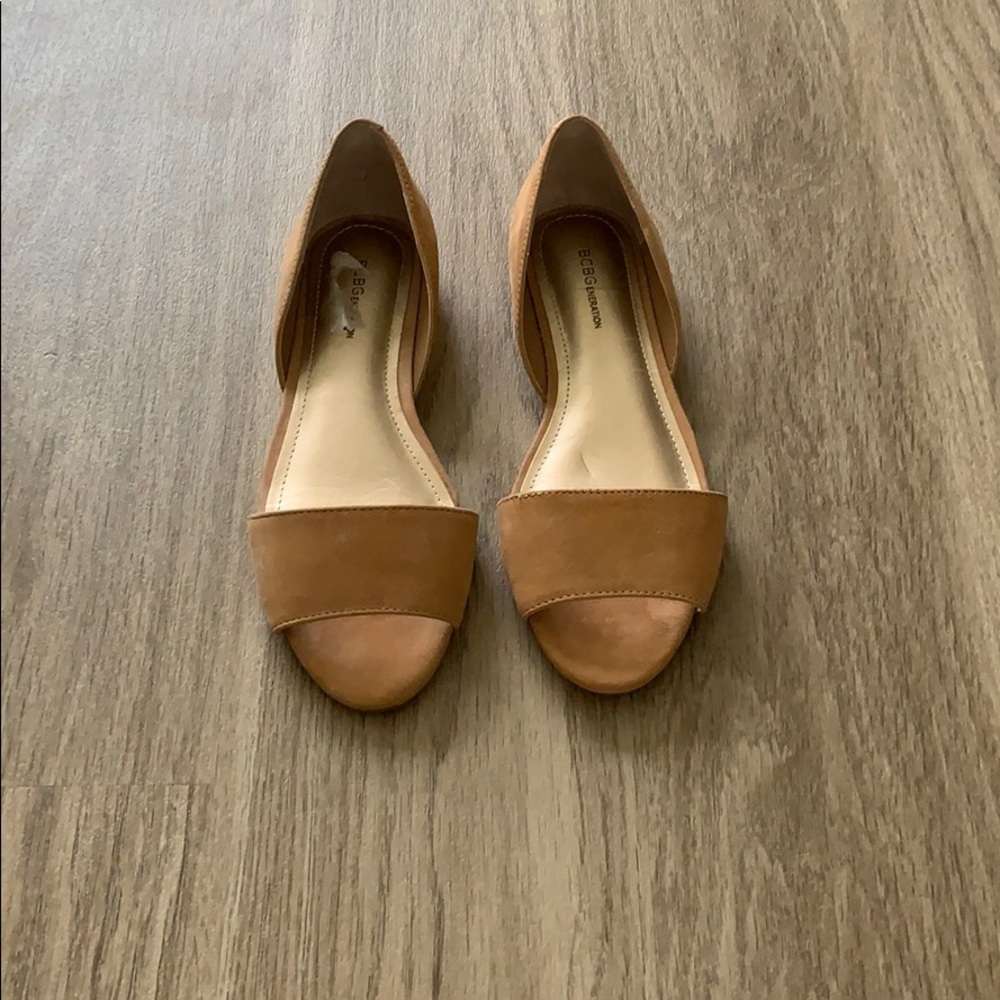 BCBG camel flats. Size 5.5. Never worn.